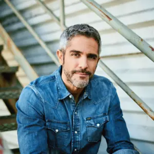 Retrato de  Roberto Leal