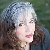 Retrato de Shana Abé