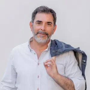 Retrato de Víctor del Árbol