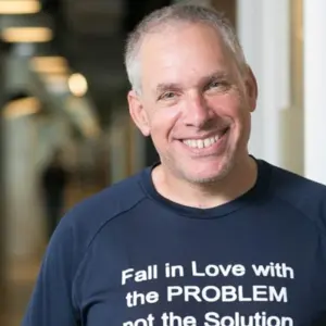 Retrato de  Uri Levine