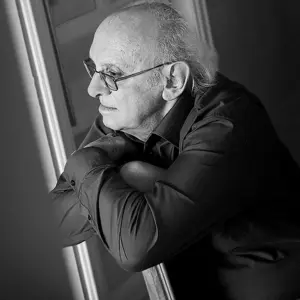 Retrato de Petros Márkaris