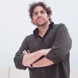 Retrato de Demian Bucay