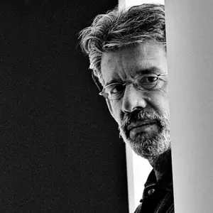 Retrato de Tomás González